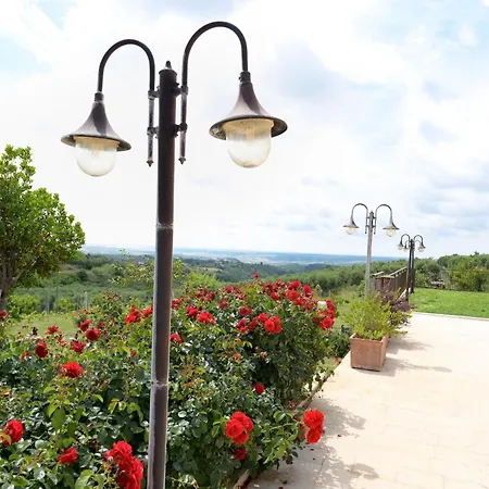 La Volpe E L'uva Dimore Farma Montescaglioso